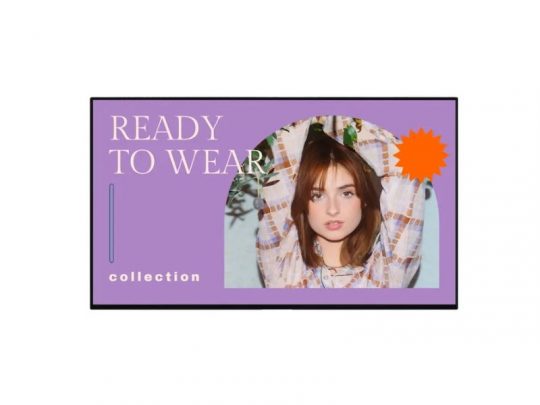 Frau mit hellbraunen Haaren trägt ein kariertes Outfit aus der READY TO WEAR Kollektion; modisches Fashion-Advertisement mit lila Hintergrund, orangefarbenem Stern-Akzent und dem Text 'jetzt kaufen oder mieten'. Perfekt für stylische Looks zum Mieten oder Kaufen.