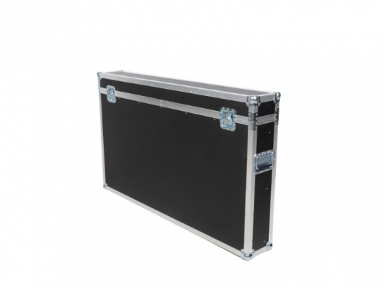 Ein robustes schwarzes Casetec-Flightcase mit Metallverstärkungen und Griff, ideal für den sicheren Transport des Samsung DM40E 40-Zoll-FullHD-Displays (gebraucht).