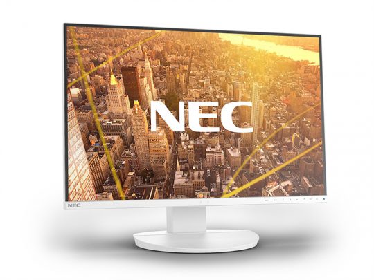 Weißer NEC Computer-Monitor zeigt auf dem Bildschirm ein Stadtbild mit Sonnenuntergang über Hochhäusern; große weiße "NEC"-Schrift ist zentral eingeblendet. Monitor steht auf schlichtem, weißen Standfuß - Produktfoto des NEC Monitors für Büro oder Zuhause.