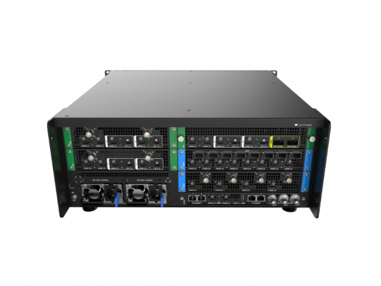 Stegloser Switcher Pixelhue P80 als Rack-Server, Frontansicht mit mehreren Ports, farbigen Segmenten und Lüftungsgittern.